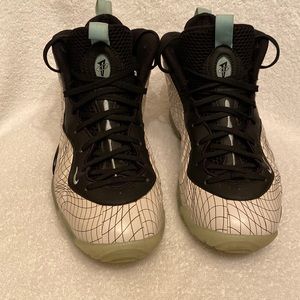 Nike Foamposites. Youth size 6